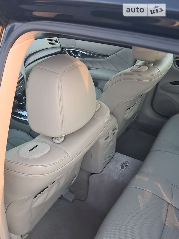 Седан Infiniti M37 2010 в Киеве