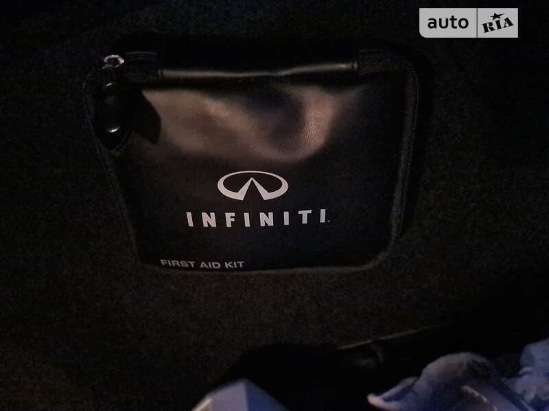Седан Infiniti M37 2010 в Киеве