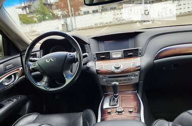 Седан Infiniti M37 2013 в 