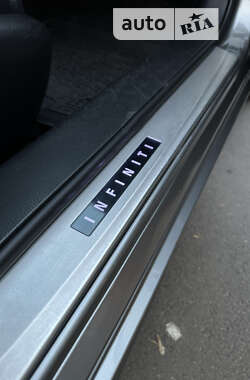 Седан Infiniti M37 2013 в 