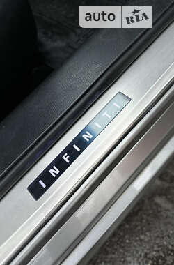 Седан Infiniti M37 2013 в 