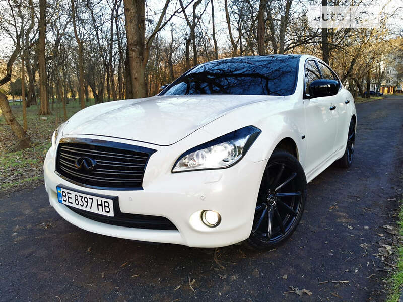 Седан Infiniti M37 2013 в 