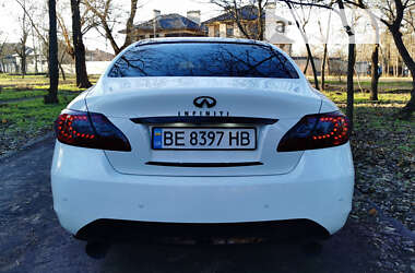 Седан Infiniti M37 2013 в 