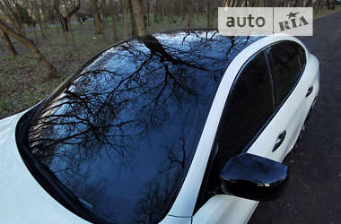 Седан Infiniti M37 2013 в 