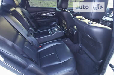 Седан Infiniti M37 2013 в 