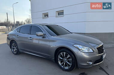 Седан Infiniti M37 2012 в 