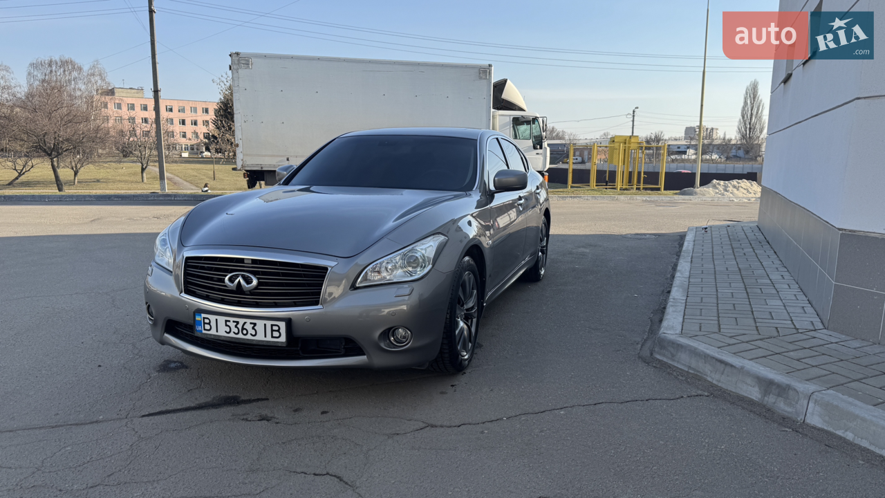 2011 Infiniti M - мініатюра 11
