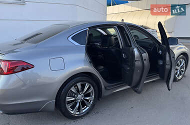 Седан Infiniti M37 2012 в 