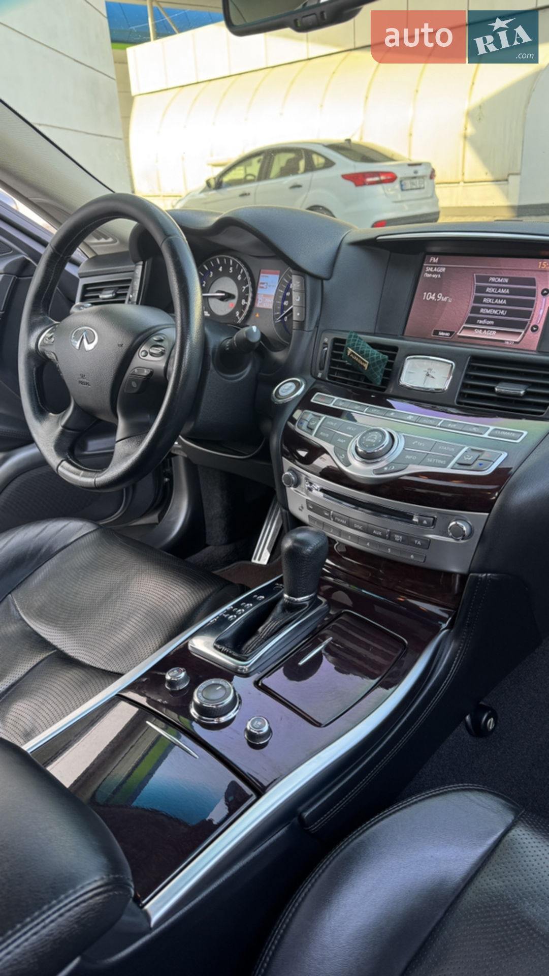 2012 Infiniti M - мініатюра 12