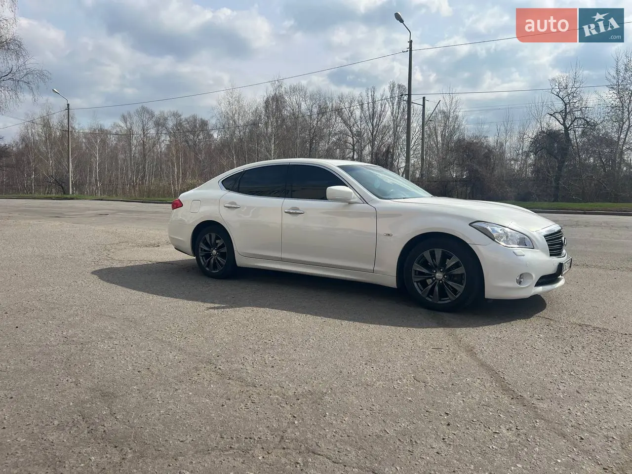 2011 Infiniti M - мініатюра 16