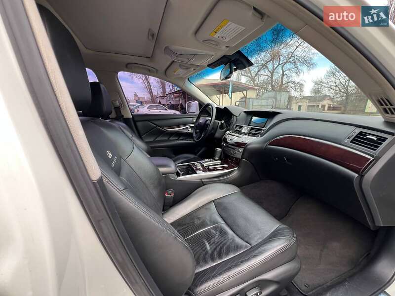 Седан Infiniti M37 2010 в Кременчуці