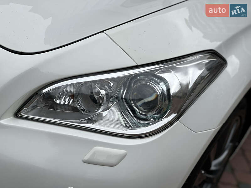 Седан Infiniti M37 2013 в Ивано-Франковске