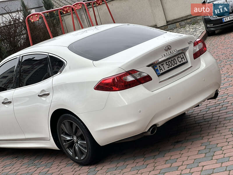 Седан Infiniti M37 2013 в Ивано-Франковске