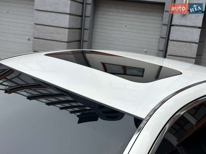 Седан Infiniti M37 2013 в Ивано-Франковске