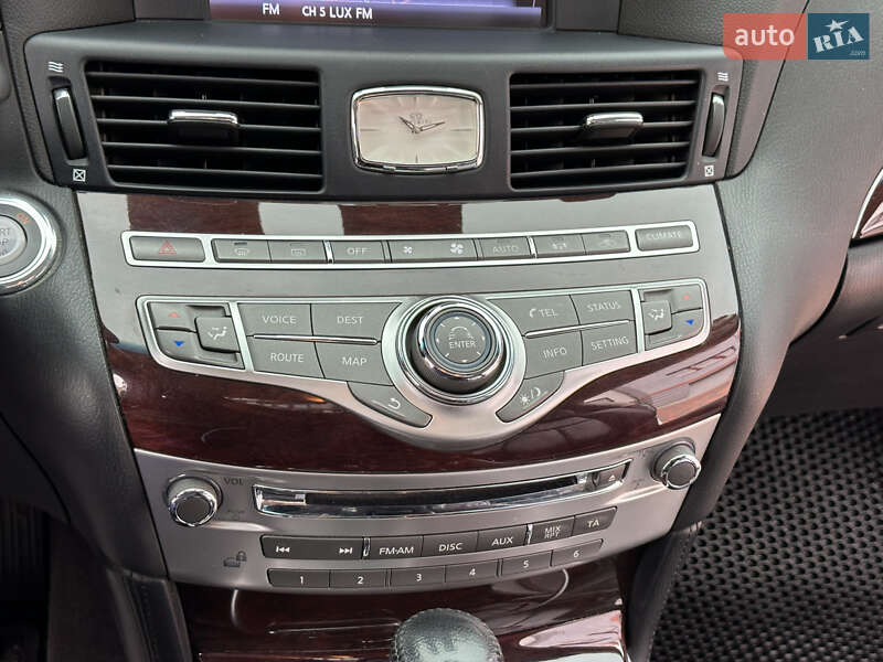 Седан Infiniti M37 2013 в Ивано-Франковске