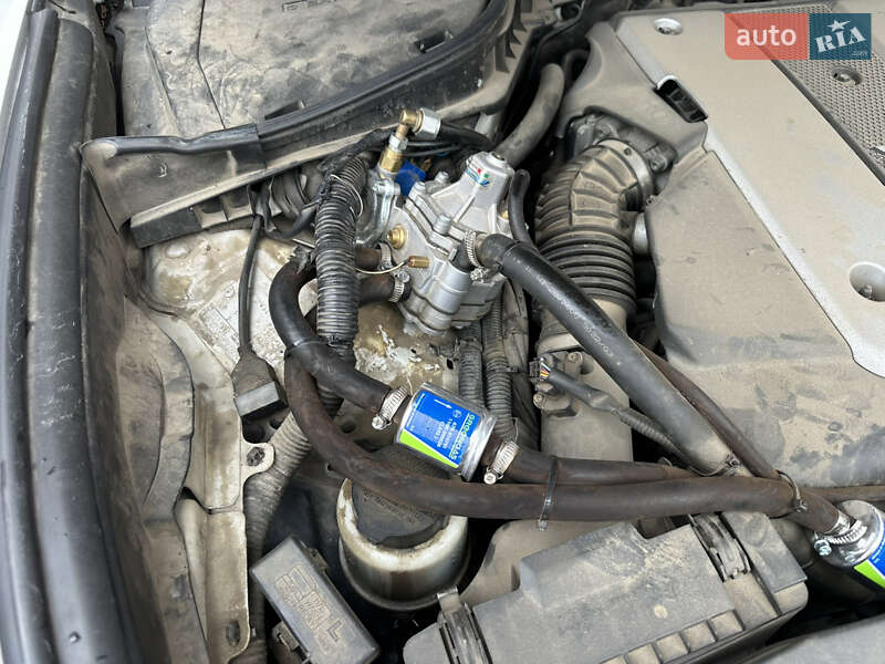 Седан Infiniti M37 2013 в Ивано-Франковске