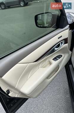 Седан Infiniti M37 2011 в 