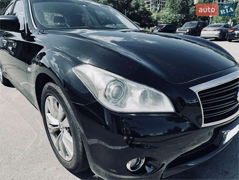 Седан Infiniti M37 2011 в Києві
