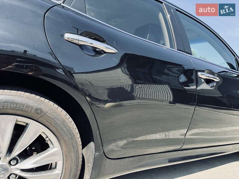 Седан Infiniti M37 2011 в Києві