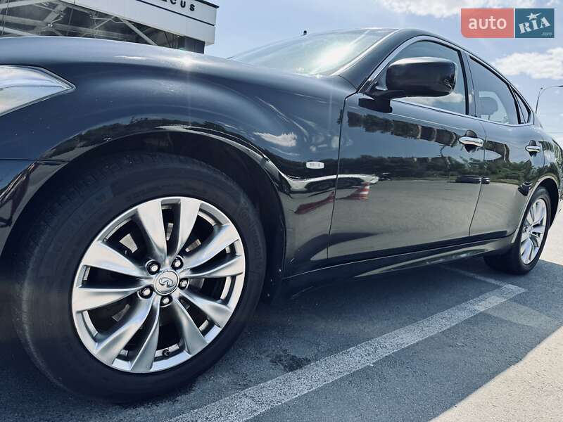 Седан Infiniti M37 2011 в Києві