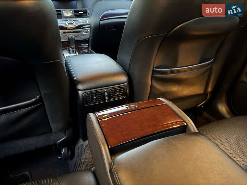 Седан Infiniti M37 2011 в Києві