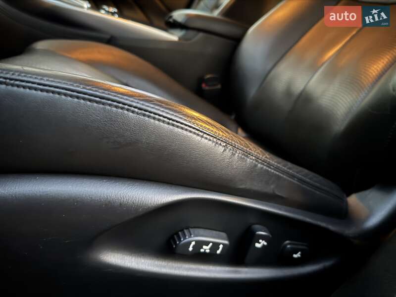 Седан Infiniti M37 2011 в Києві