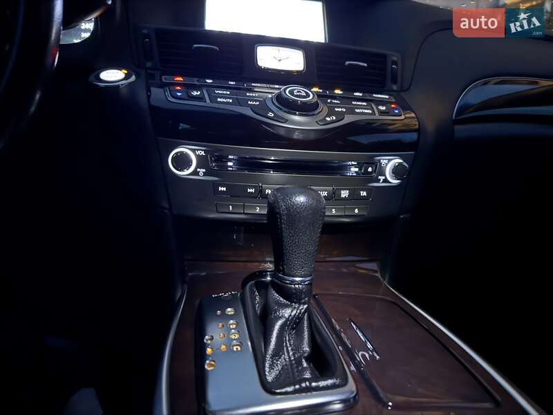 Седан Infiniti M37 2011 в Києві