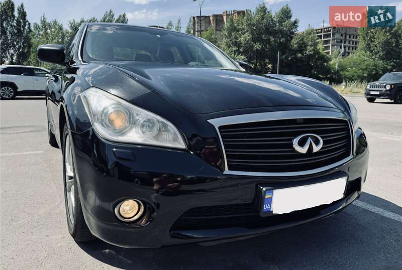 Седан Infiniti M37 2011 в Києві