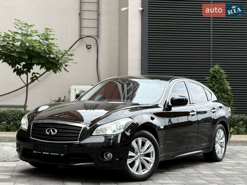Infiniti M37 2010