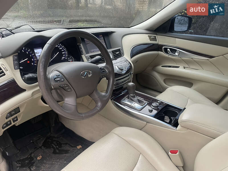 Седан Infiniti M37 2013 в Киеве