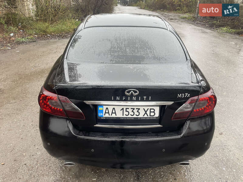 Седан Infiniti M37 2013 в Киеве
