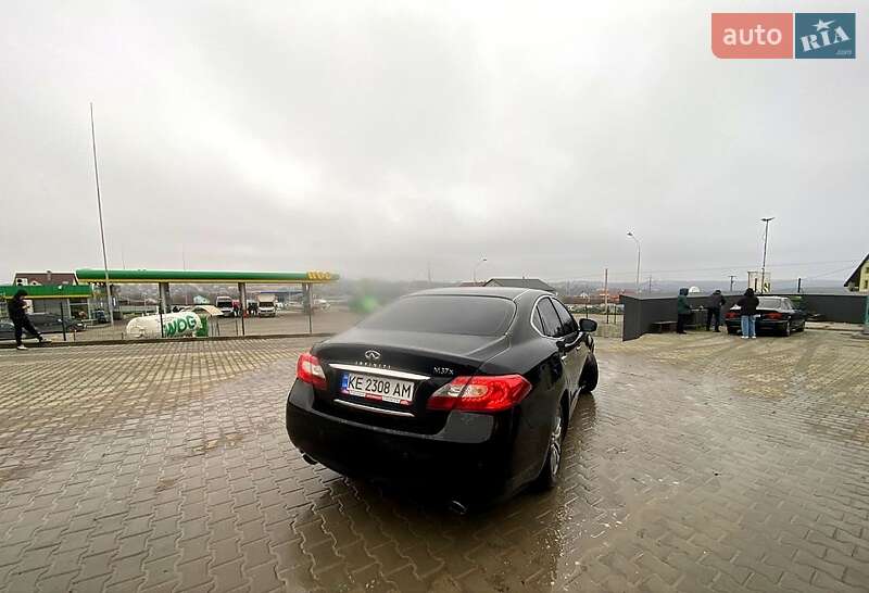 Infiniti M37 2011 Infiniti M37 2011