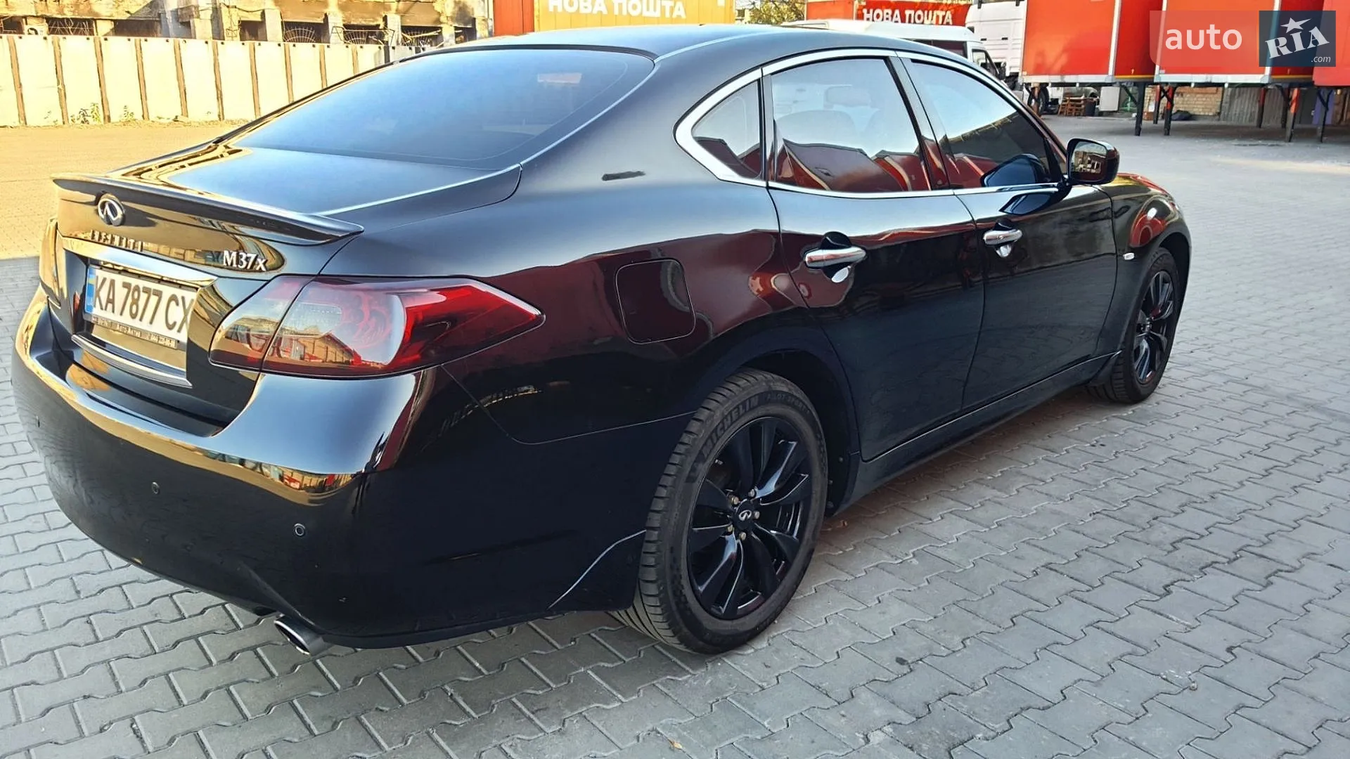 2010 Infiniti M - мініатюра 3