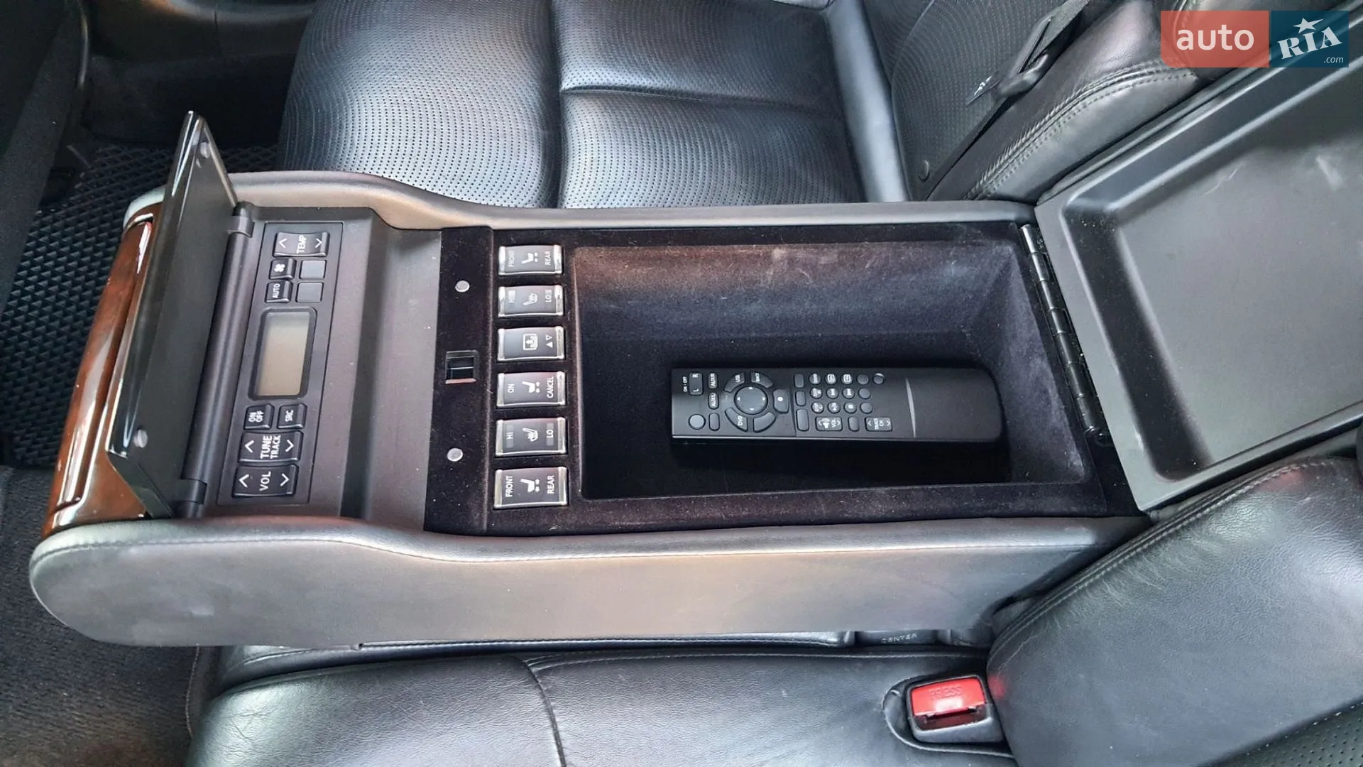 2010 Infiniti M - мініатюра 9