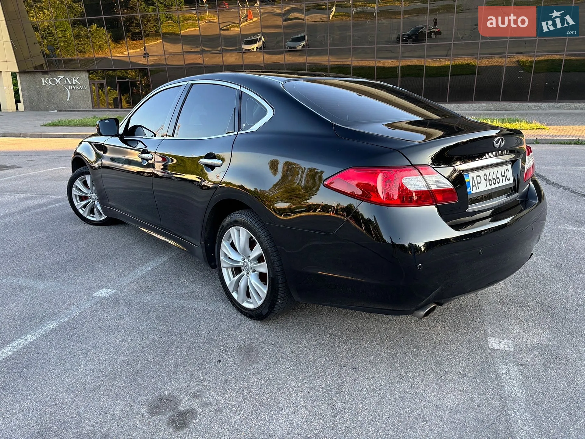2010 Infiniti M - мініатюра 6