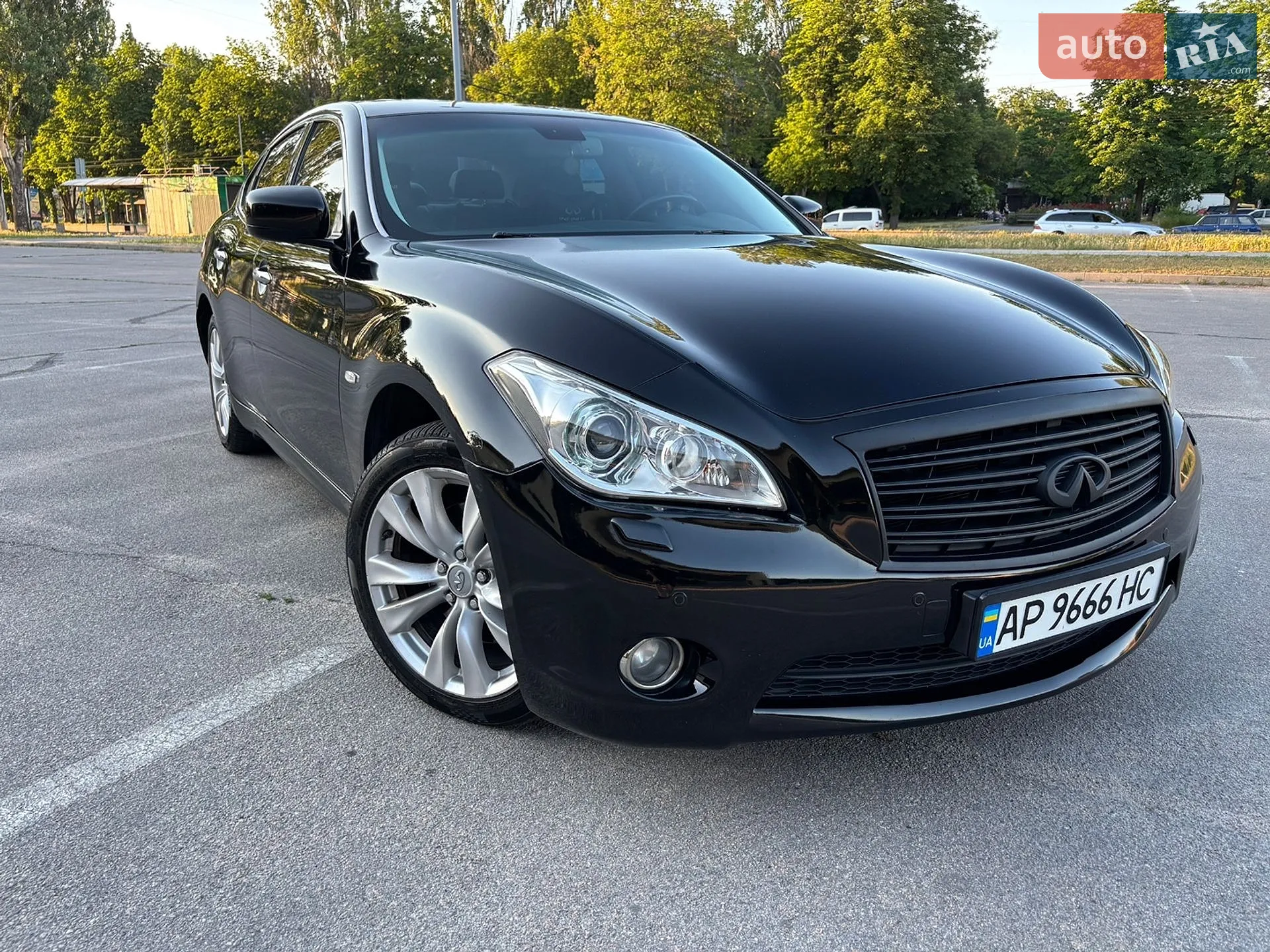 2010 Infiniti M - мініатюра 3