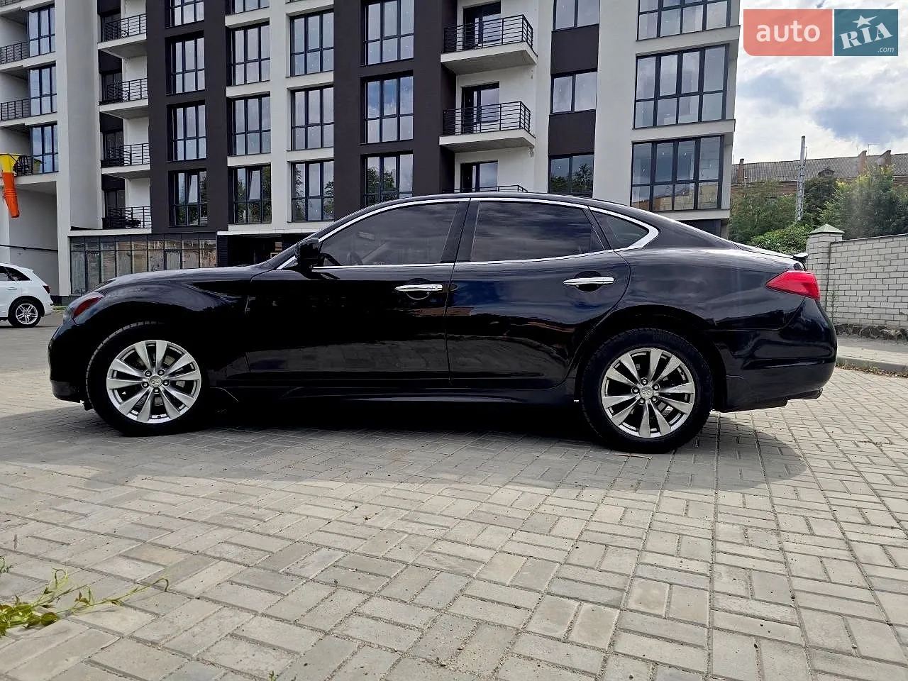 2012 Infiniti M - мініатюра 3
