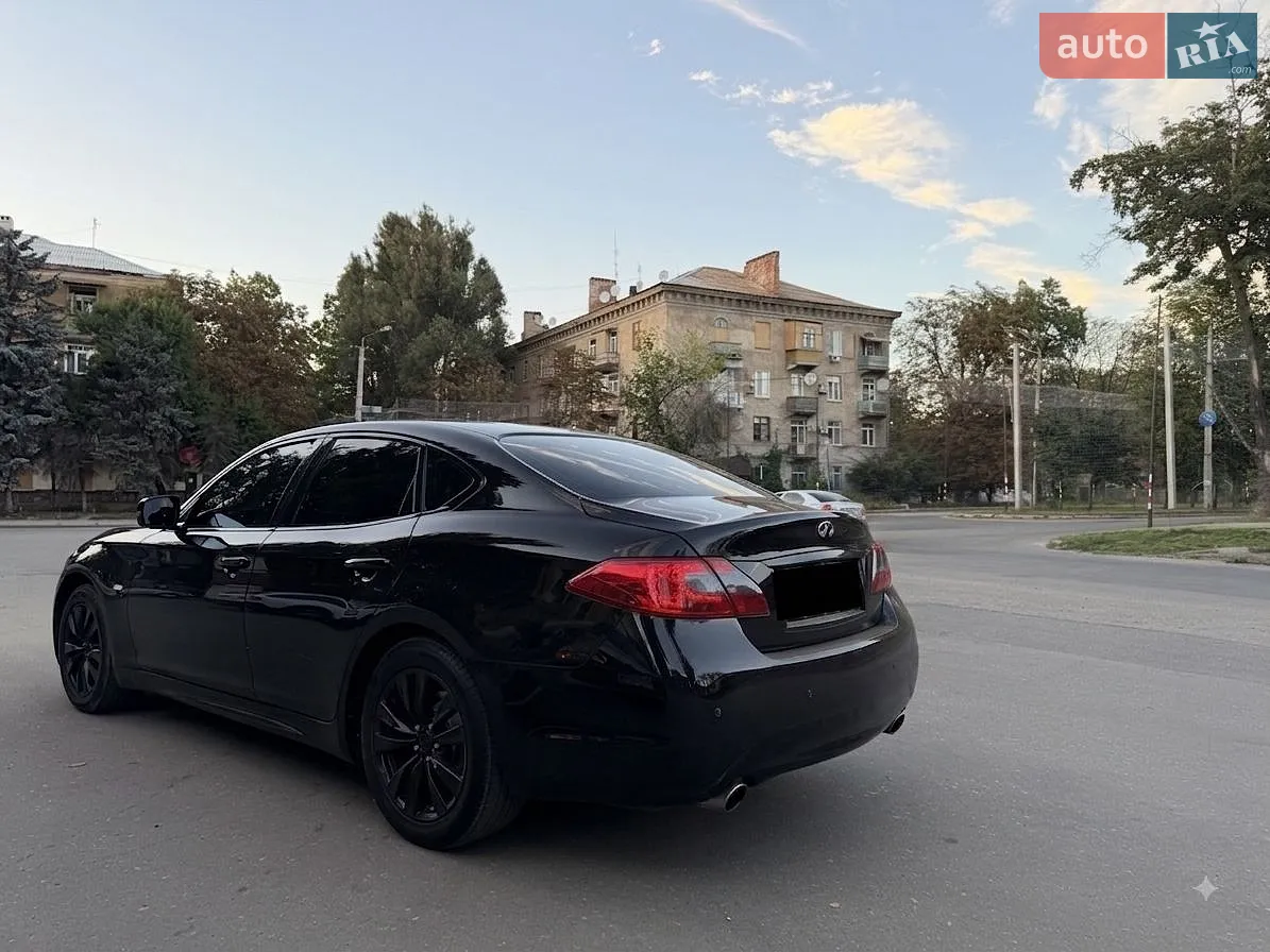 2011 Infiniti M - мініатюра 2