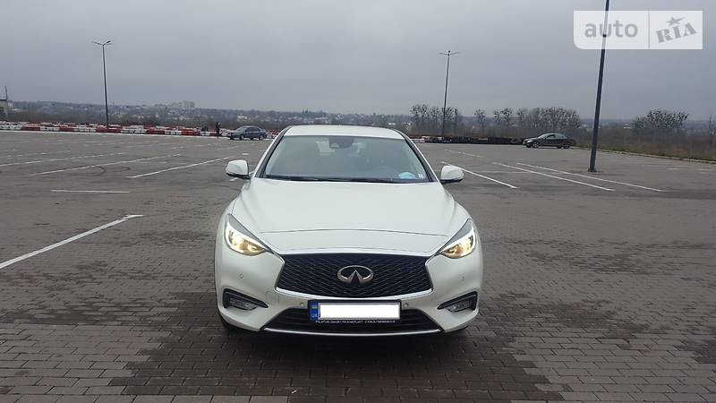 Хэтчбек Infiniti Q30 2016 в Виннице