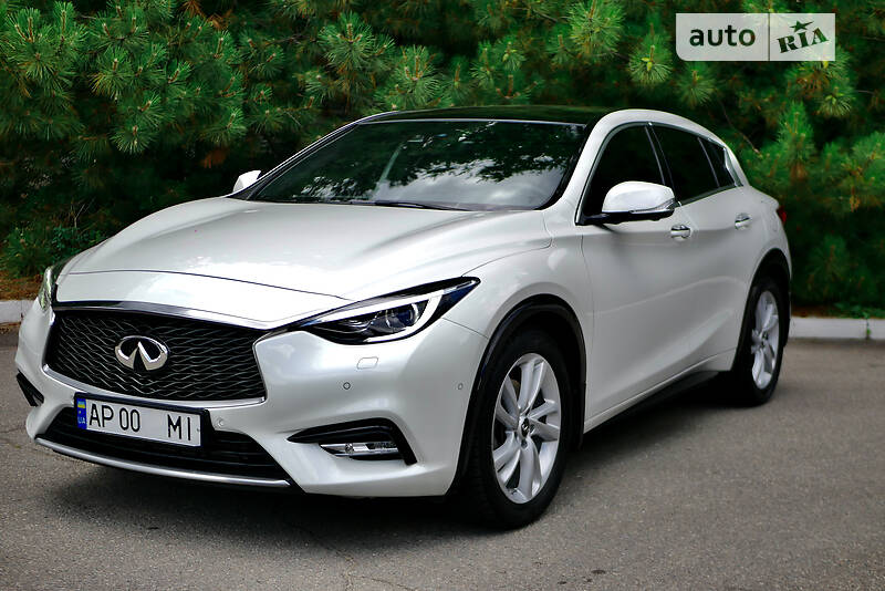 Infiniti Q30 2017
