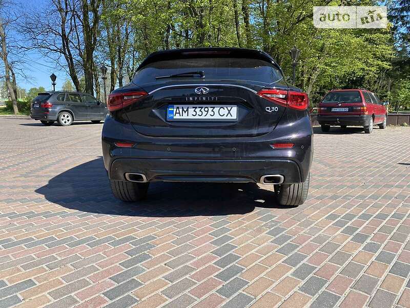 Позашляховик / Кросовер Infiniti Q30 2016 в Звягелі