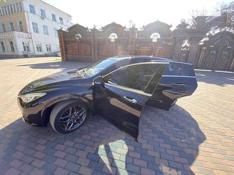 Позашляховик / Кросовер Infiniti Q30 2016 в Звягелі