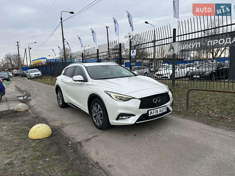 Хетчбек Infiniti Q30 2017 в 