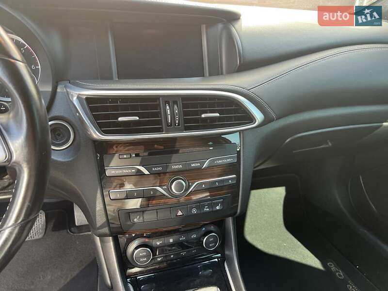 Хетчбек Infiniti Q30 2016 в Луцьку
