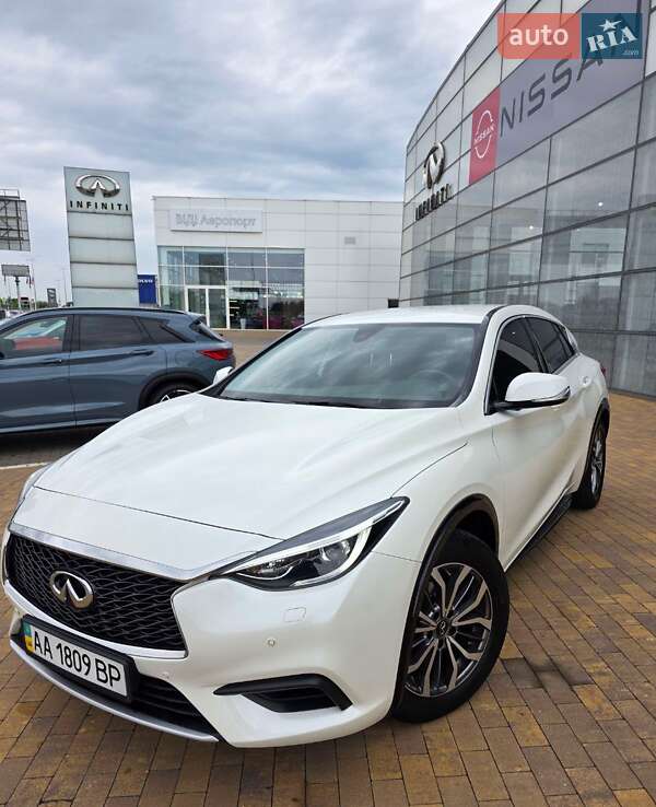 Хэтчбек Infiniti Q30 2017 в Киеве фото 7 Хэтчбек Infiniti Q30 2017 в Киеве