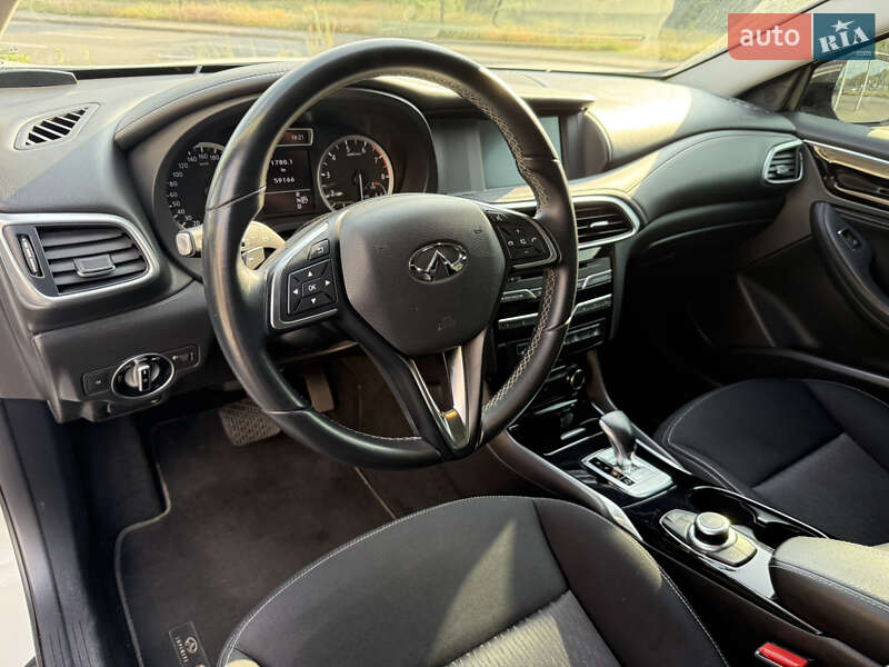 Хэтчбек Infiniti Q30 2017 в Киеве фото 8 Хэтчбек Infiniti Q30 2017 в Киеве