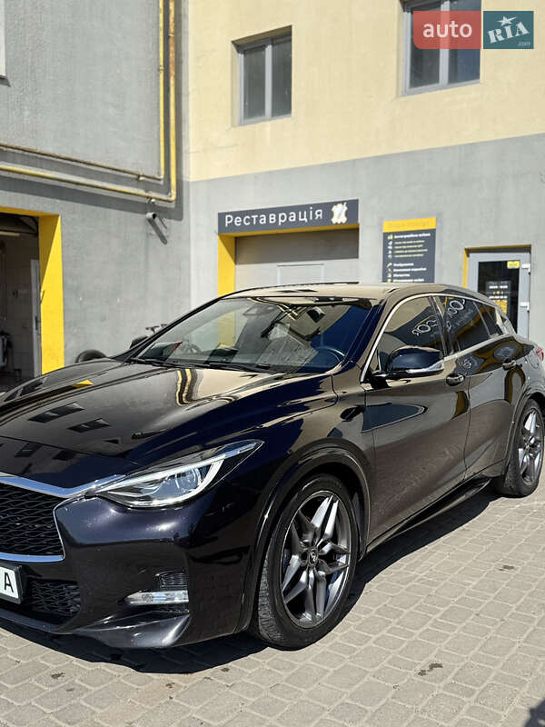 Хетчбек Infiniti Q30 2016 в Івано-Франківську