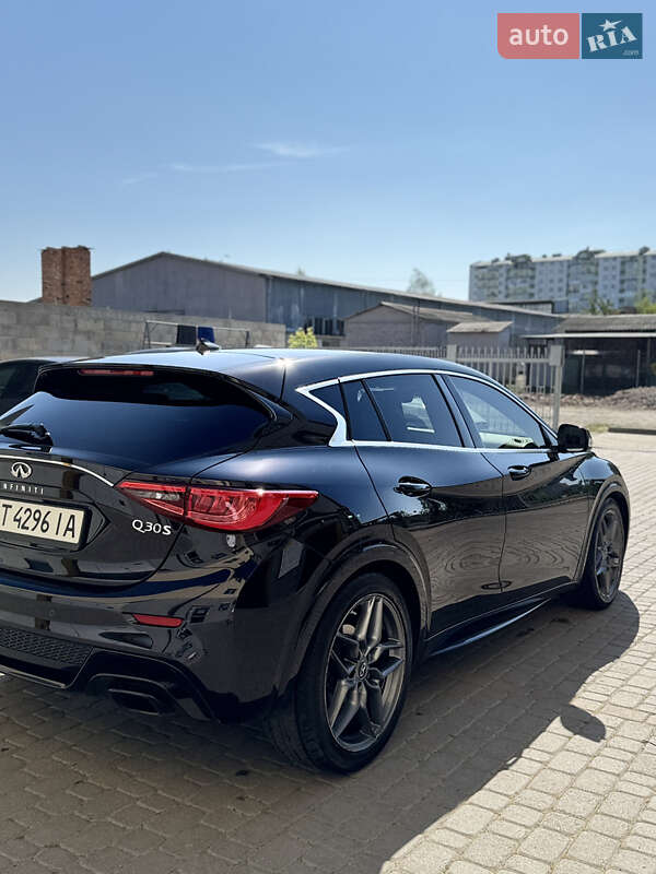 Хетчбек Infiniti Q30 2016 в Івано-Франківську