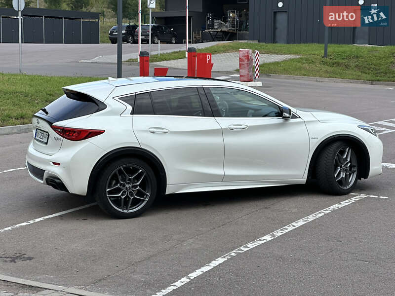 Хэтчбек Infiniti Q30 2016 в Ровно фото 7 Хэтчбек Infiniti Q30 2016 в Ровно