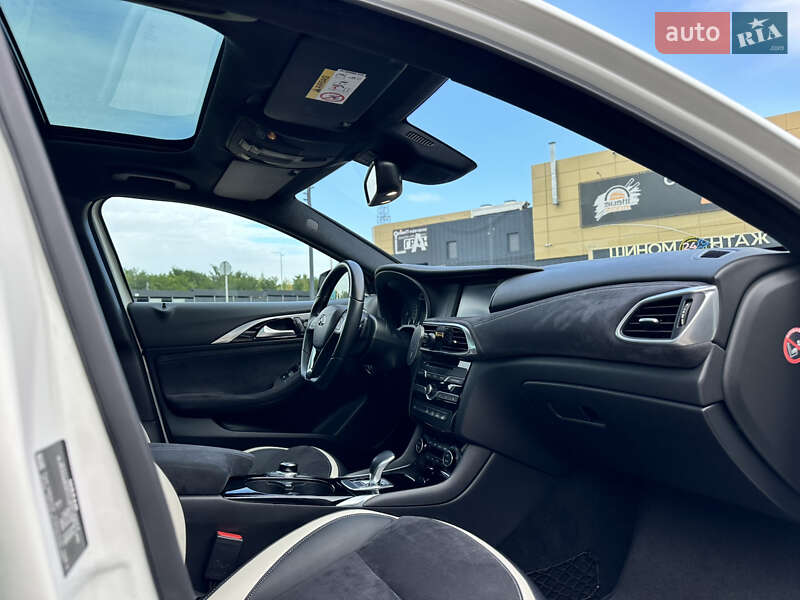 Хэтчбек Infiniti Q30 2016 в Ровно фото 30 Хэтчбек Infiniti Q30 2016 в Ровно